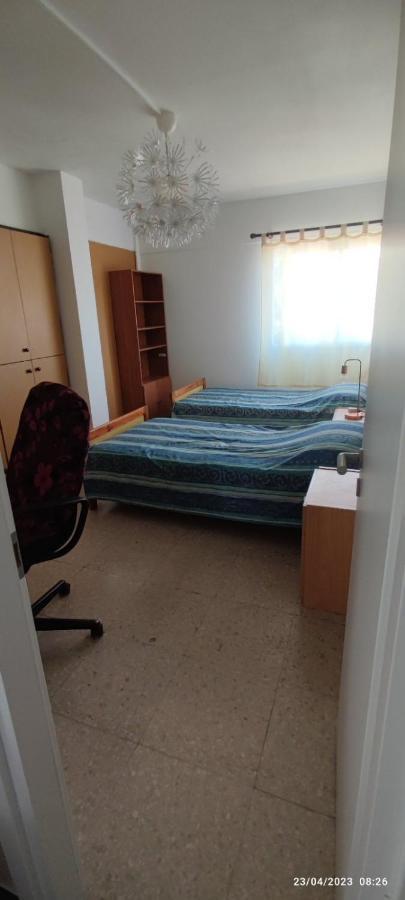 Private Bedroom Paphos Central Bagian luar foto